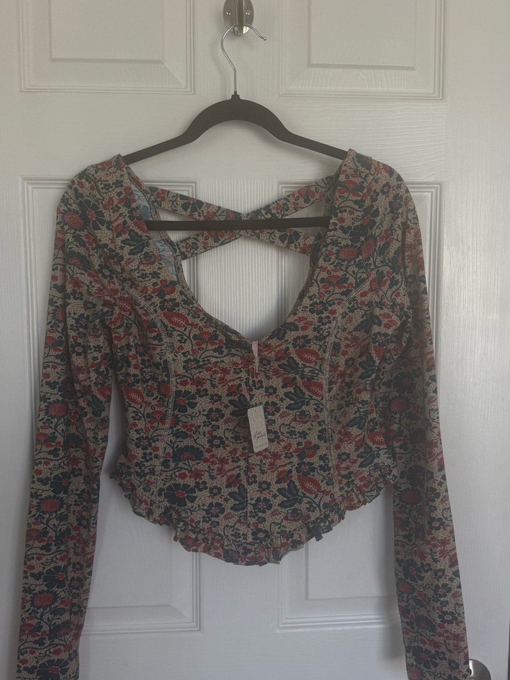 NWT Free People Melanie Floral Crisscross Back Long-Sleeve Top Sand Combo🌸